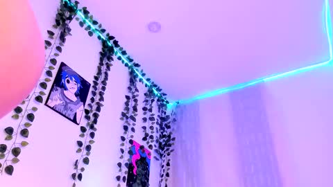 Snapshot of roxxxevelvet chatting on March 5, 11:38 pm Roxx IG online show from March 5, 11:38 pm