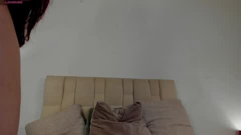 Snapshot of roxxy_mora chatting on February 14, 1:02 am Roxxy online show from February 14, 1:02 am