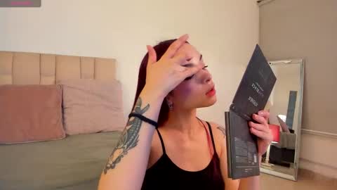 Snapshot of roxxy_mora chatting on March 11, 9:37 pm Roxxy online show from March 11, 9:37 pm