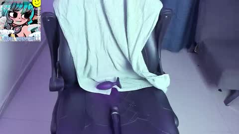 Snapshot of roxy_clark chatting on September 23, 9:23 am Annah online show from September 23, 9:23 am