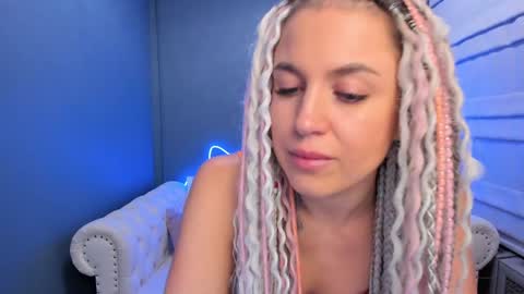 Roxy online show from December 6, 1:18 am