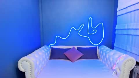 Roxy online show from October 21, 1:39 am