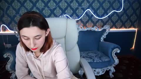 Snapshot of roxy_rayy chatting on December 7, 8:27 pm roxy_rayy online show from December 7, 8:27 pm