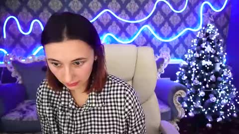 Snapshot of roxy_rayy chatting on December 10, 2:50 pm roxy_rayy online show from December 10, 2:50 pm