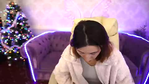 Snapshot of roxy_rayy chatting on December 16, 10:24 pm roxy_rayy online show from December 16, 10:24 pm