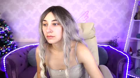 Snapshot of roxy_rayy chatting on January 1, 4:29 am roxy_rayy online show from January 1, 4:29 am