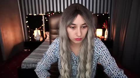 Snapshot of roxy_rayy chatting on January 1, 1:59 pm roxy_rayy online show from January 1, 1:59 pm