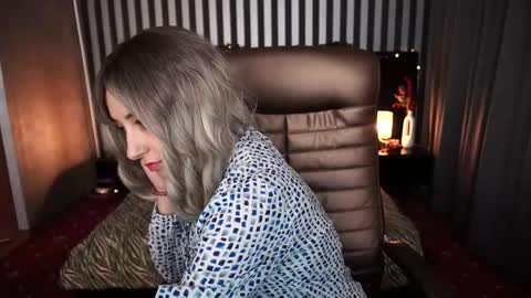 Snapshot of roxy_rayy chatting on January 1, 8:04 pm roxy_rayy online show from January 1, 8:04 pm