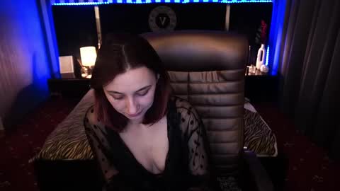 Snapshot of roxy_rayy chatting on February 26, 4:25 am roxy_rayy online show from February 26, 4:25 am