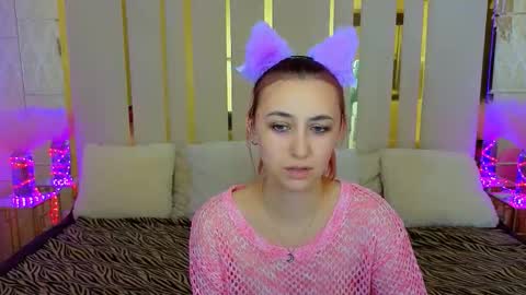 Snapshot of roxy_rayy chatting on September 22, 6:15 am roxy_rayy online show from September 22, 6:15 am