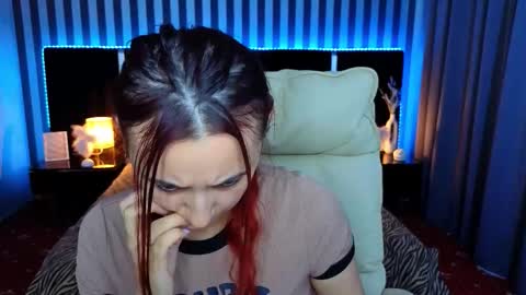 Snapshot of roxy_rayy chatting on October 13, 12:38 pm roxy_rayy online show from October 13, 12:38 pm