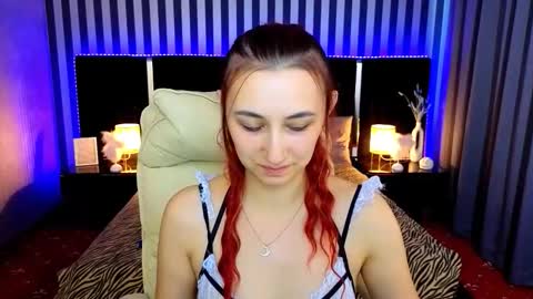 Snapshot of roxy_rayy chatting on October 15, 1:11 pm roxy_rayy online show from October 15, 1:11 pm