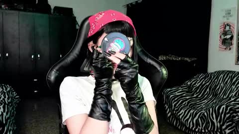 Roxy Independient model Help me to reach 50 thumbs up online show from January 16, 12:36 am