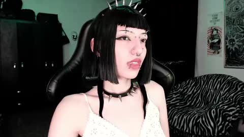 Roxy Independient model Help me to reach 50 thumbs up online show from February 4, 1:11 am