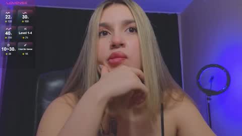 Snapshot of roxychilli chatting on November 7, 9:37 pm Roxy online show from November 7, 9:37 pm