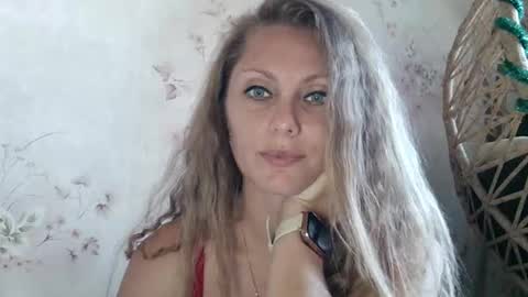 Snapshot of roxyfox18x01 chatting on October 3, 7:49 am roxyfox18x01 online show from October 3, 7:49 am