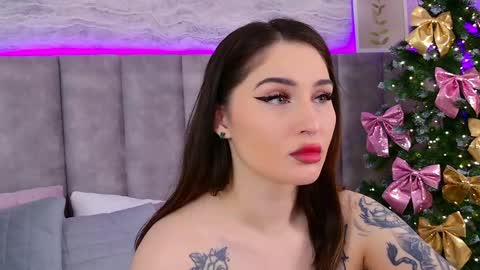 Snapshot of roxylester chatting on January 7, 5:01 am Roxy online show from January 7, 5:01 am