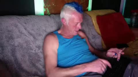 Snapshot of roxynrichy chatting on December 19, 7:54 pm Rye online show from December 19, 7:54 pm