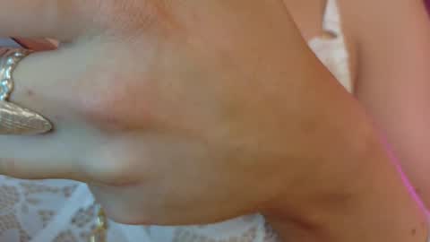 Roxy Nyes online show from September 26, 2:04 am