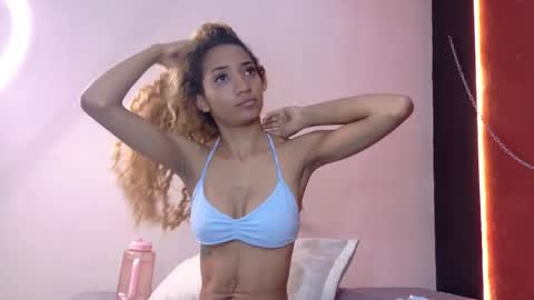 roxypalmer11 online show from January 16, 11:47 am