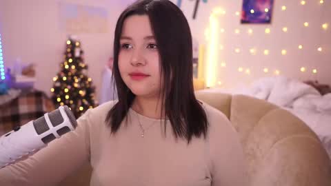 roxysuh online show from February 13, 8:06 am