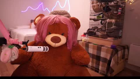 roxysuh online show from September 24, 9:01 am