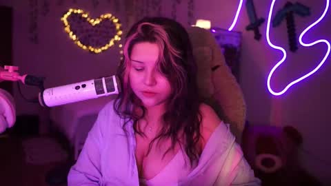 roxysuh online show from October 2, 8:10 am