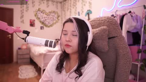 roxysuh online show from March 5, 7:26 am