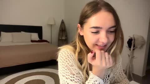 Roxy online show from March 21, 7:39 pm