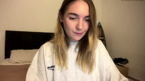 Roxy online show from April 28, 1:49 pm