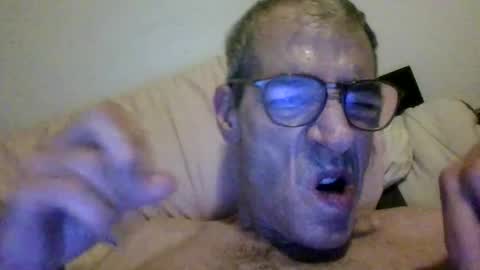 Snapshot of royboy2561 chatting on November 6, 12:17 pm Roy Murrin online show from November 6, 12:17 pm