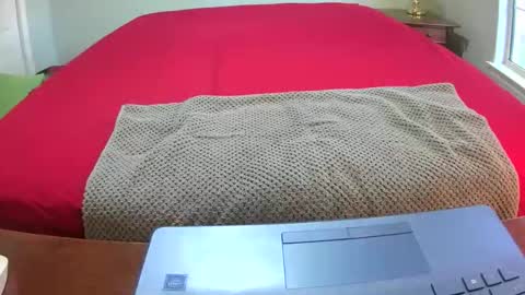 Snapshot of royer8650 chatting on November 20, 9:03 pm Lookingaround online show from November 20, 9:03 pm