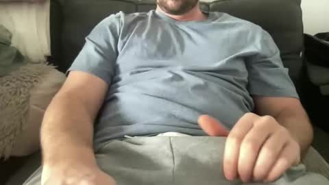 Snapshot of roythegil chatting on November 28, 5:15 pm roythegil online show from November 28, 5:15 pm