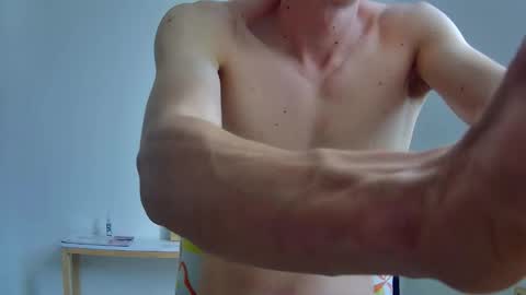 Snapshot of royyourtoy chatting on September 13, 7:57 pm Roy online show from September 13, 7:57 pm