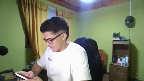 Snapshot of rpaulo25 chatting on January 15, 1:02 am rpaulo25 online show from January 15, 1:02 am