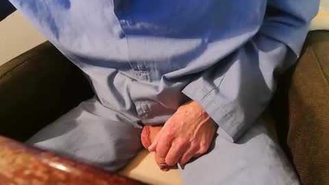 Snapshot of rubbertapper chatting on February 21, 12:16 am rubbertapper online show from February 21, 12:16 am