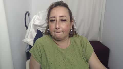 Snapshot of rubi_halliwey chatting on December 16, 9:41 pm Rubi online show from December 16, 9:41 pm