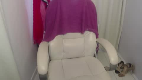 Snapshot of rubi_halliwey chatting on February 26, 4:14 pm Rubi online show from February 26, 4:14 pm