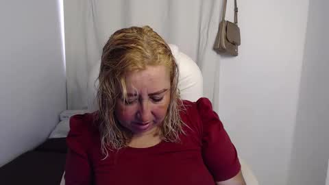 Snapshot of rubi_halliwey chatting on September 28, 2:11 pm Rubi online show from September 28, 2:11 pm