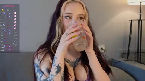 Snapshot of rubyalaska chatting on February 28, 1:58 am Ruby online show from February 28, 1:58 am