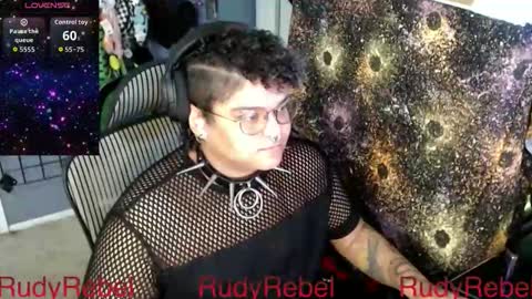 Snapshot of rudyrebel chatting on February 25, 10:19 pm Rudy hehim online show from February 25, 10:19 pm