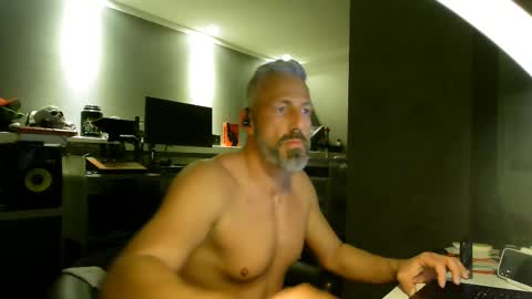 Chico que rico Caliente online show from February 11, 3:29 am