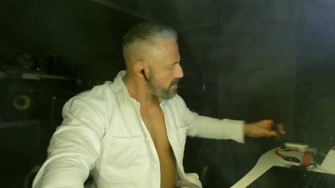 Chico que rico Caliente online show from February 24, 7:19 pm