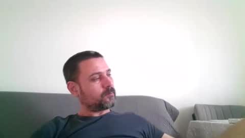 Snapshot of rul3ssuck chatting on December 11, 8:36 am rul3ssuck online show from December 11, 8:36 am