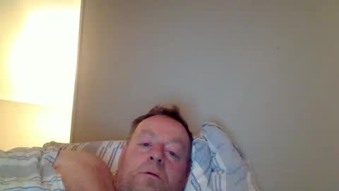Snapshot of runepetter chatting on January 17, 9:06 am bignorwegian online show from January 17, 9:06 am