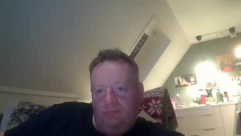 Snapshot of runepetter chatting on February 21, 10:26 pm bignorwegian online show from February 21, 10:26 pm
