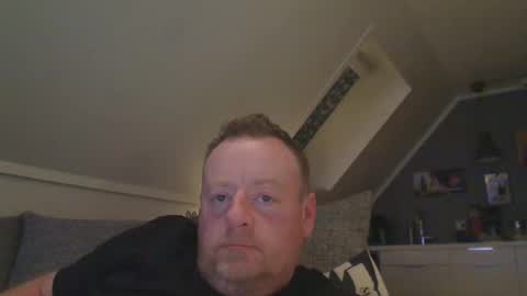 Snapshot of runepetter chatting on November 17, 10:37 pm bignorwegian online show from November 17, 10:37 pm