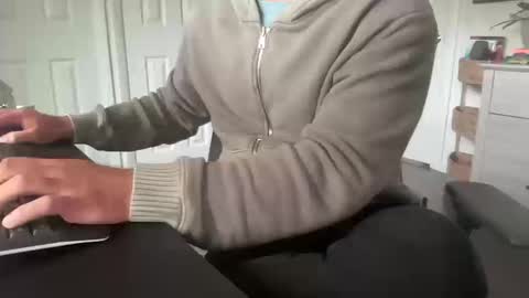 Snapshot of rungriff2323 chatting on October 15, 3:23 pm rungriff2323 online show from October 15, 3:23 pm