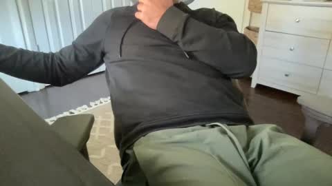 Snapshot of rungriff2323 chatting on October 27, 4:33 pm rungriff2323 online show from October 27, 4:33 pm