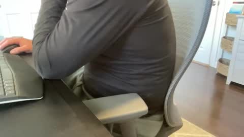 Snapshot of rungriff2323 chatting on November 5, 4:18 pm rungriff2323 online show from November 5, 4:18 pm